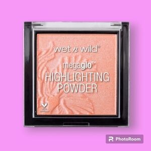 Wet n Wild Bloom Time Megaglo Highlighting Powder